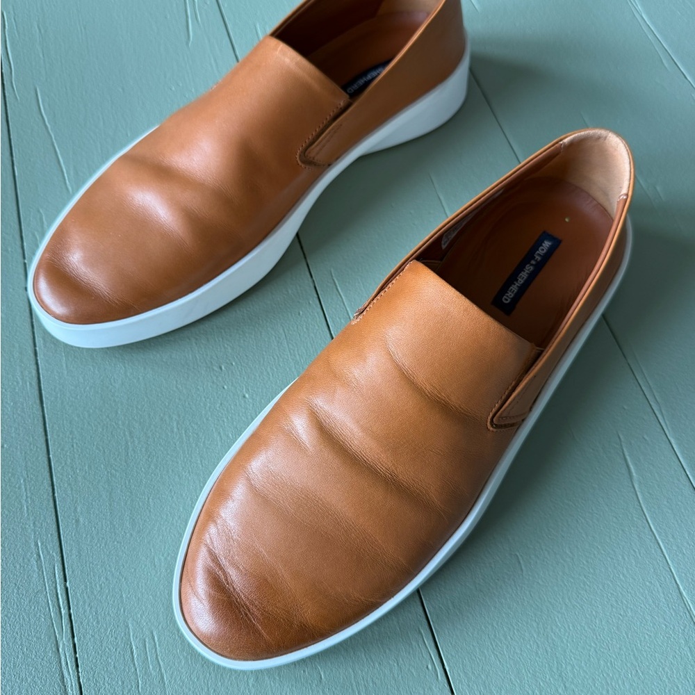 Brown and White Leather Loafers with Modern Silhouette